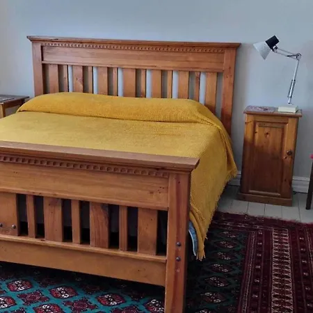 House - Sleeps 10 - Parking - 40 Mins To Dublin *