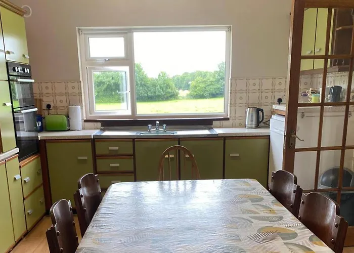 House - Sleeps 10 - Parking - 40 Mins To Dublin * Enfield