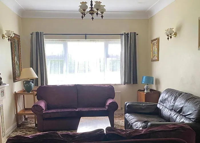 House - Sleeps 10 - Parking - 40 Mins To Dublin Dom wakacyjny