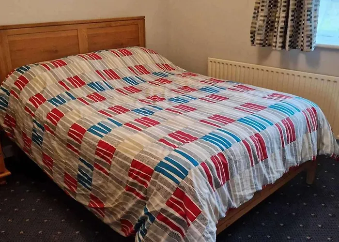 House - Sleeps 10 - Parking - 40 Mins To Dublin Dom wakacyjny *